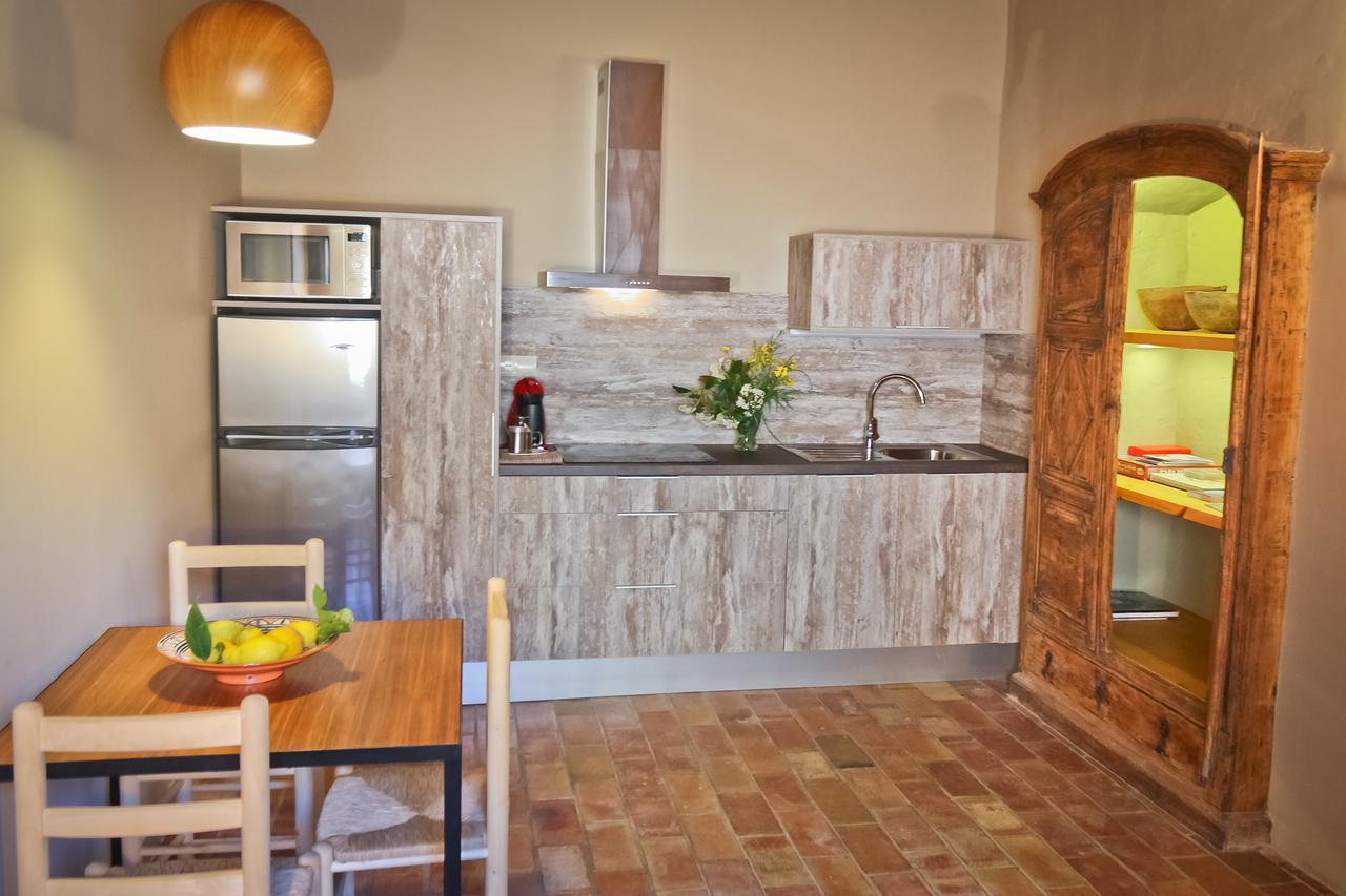 Apartamentos En La Rectoria De Regencos ภายนอก รูปภาพ